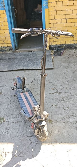 продам Электросамокат Kugoo m4