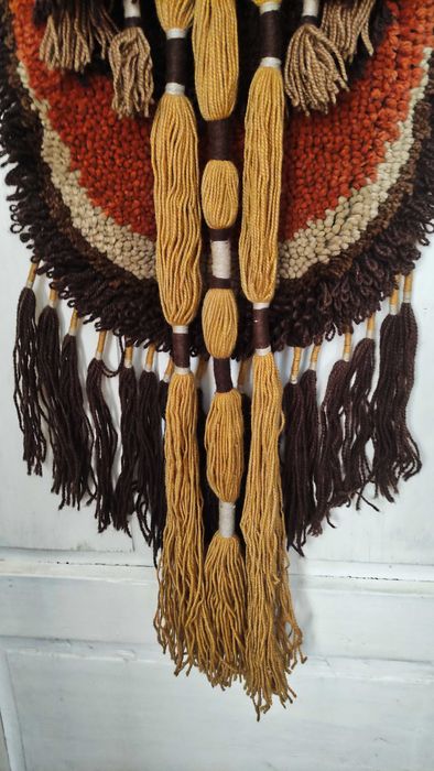 Вълнено килимче ръчна изработка за закачане на стена