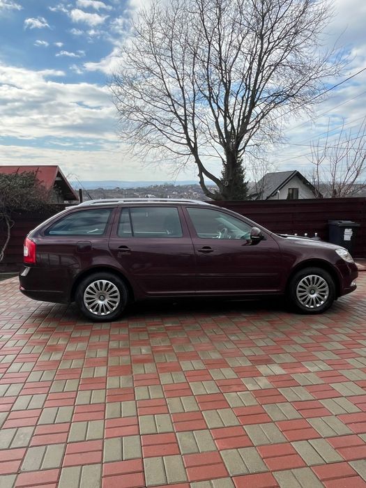 SKODA Octavia 2011 — imagine 2