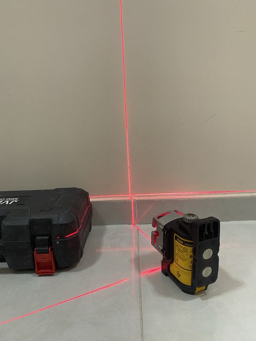 Лазерен нивелир DEWALT DW089K