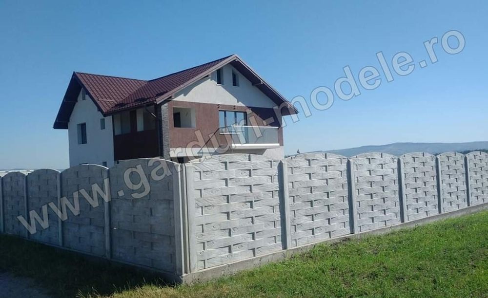 Gard elegant din placi prefabricate din beton armat