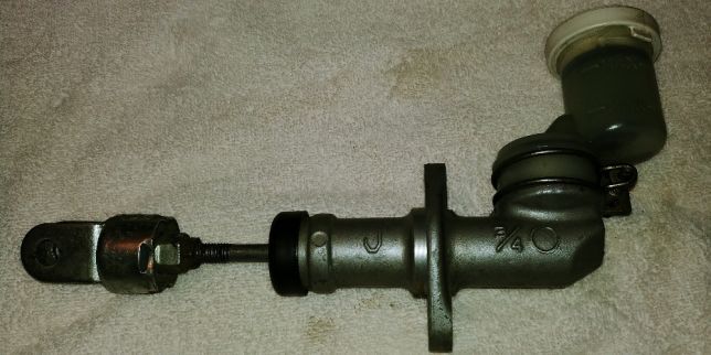 Pompa ambreiaj originala Mitsubishi MR151616