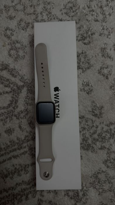 Apple watch se 2 gen 40 mm starlight-бежевый (2022)