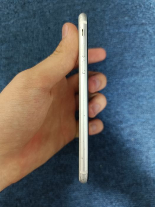 iPhone se 2020 продаю