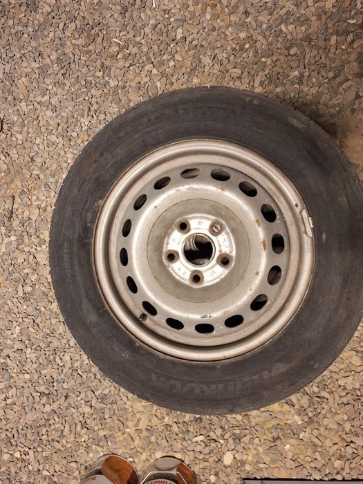 Vand 4 anvelope cu tot cu jante 195/65 R15