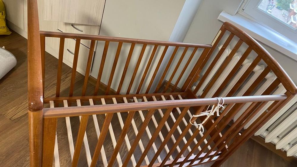 Продам детскую кровать 60×120