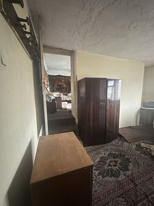 Къща с дворно място