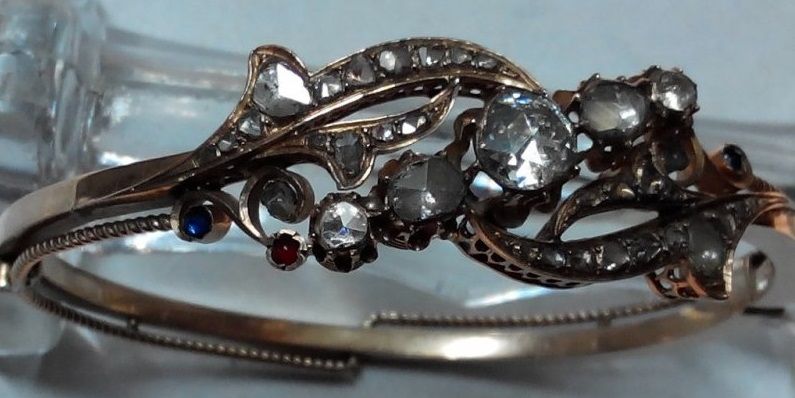 Старинна златна гривна с диаманти