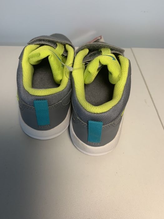 Adidasi Nike pentru copii - noi cu eticheta