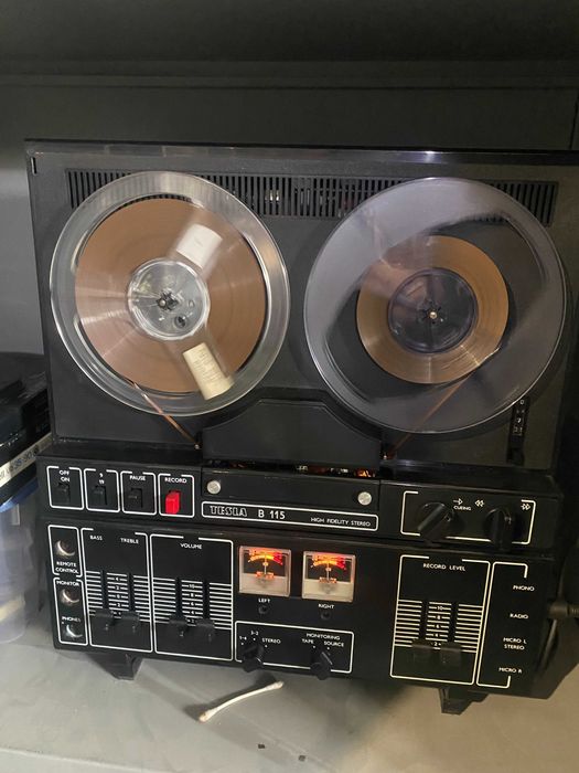 Magnetofon tesla B115