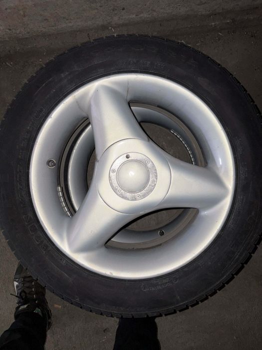 Алуминиеви джанти със гуми