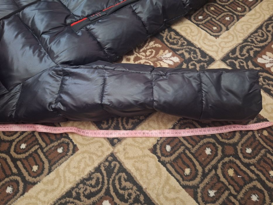 Очень тёплая и удобная куртка.