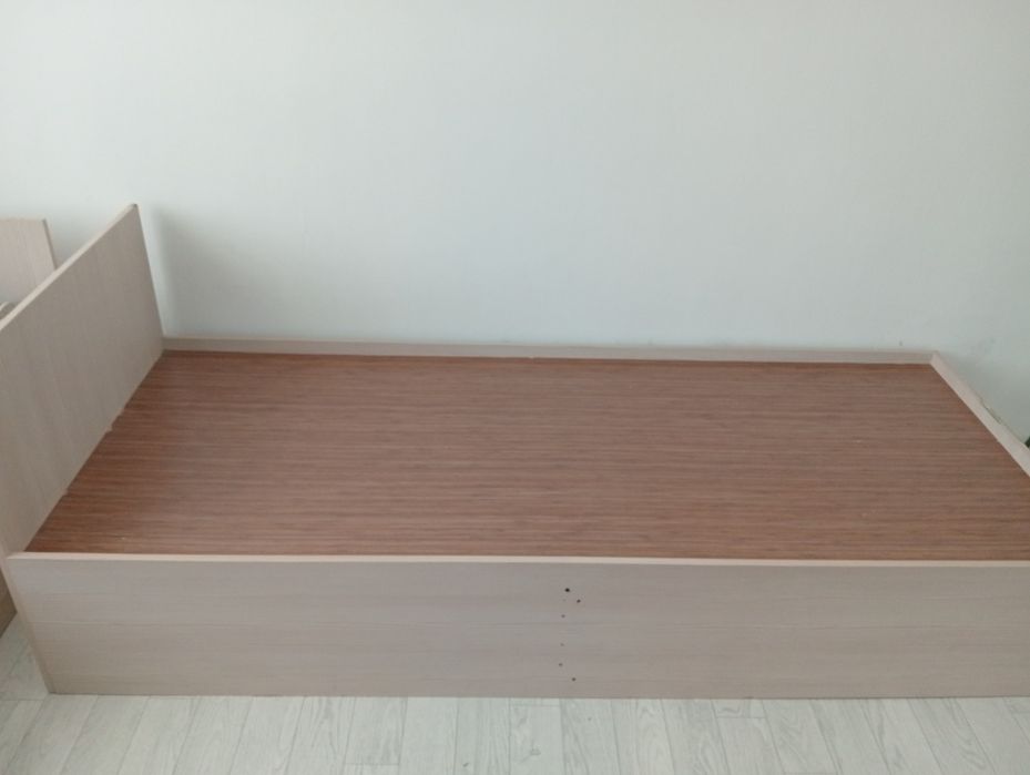 Продаю два одинокие кровать