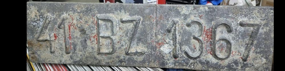 Vand numar vechi de inmatriculare, anii 60 -70, din aluminiu turnat