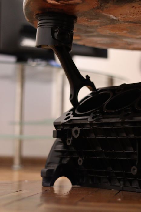 Маса V8 G Class с епоксиден плот смола