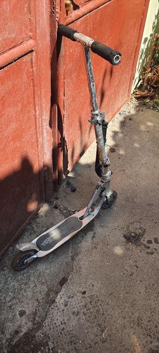 Trotinetă pentru copii