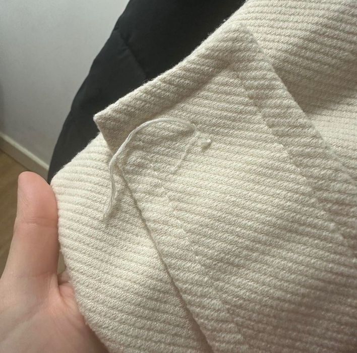 Стилно бяло палто