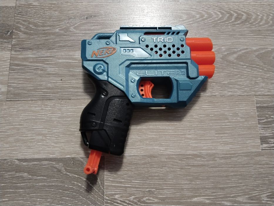 Бластер NERF. Пистолет