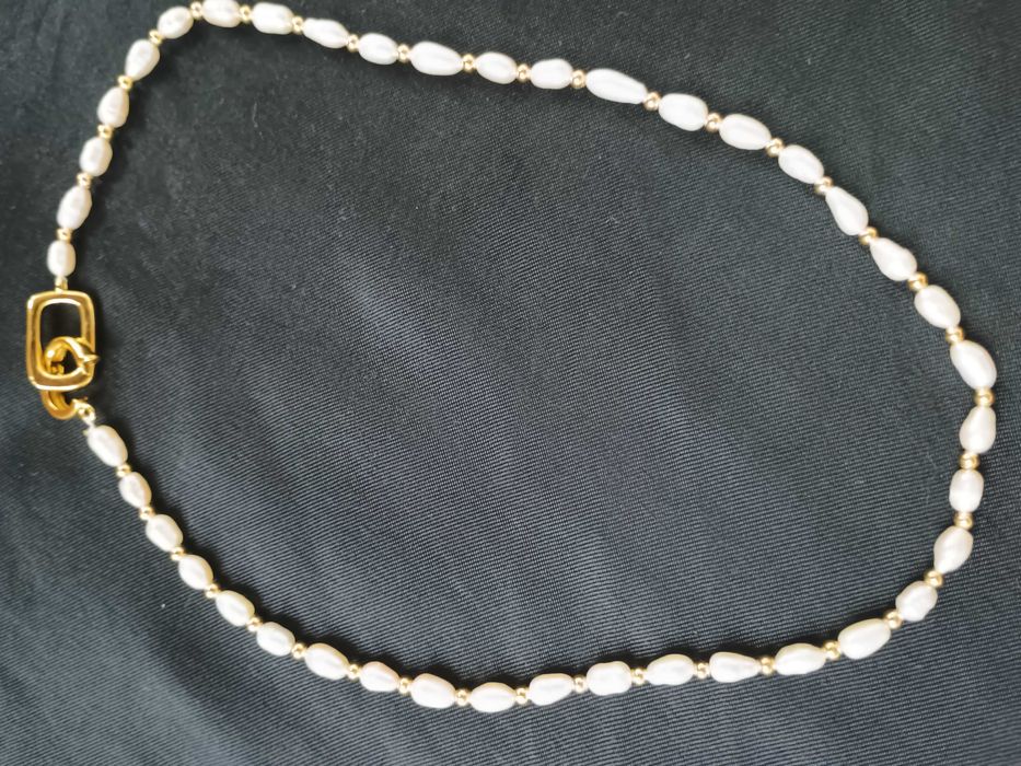 Ново колие с естествени перли и стоманени топчета