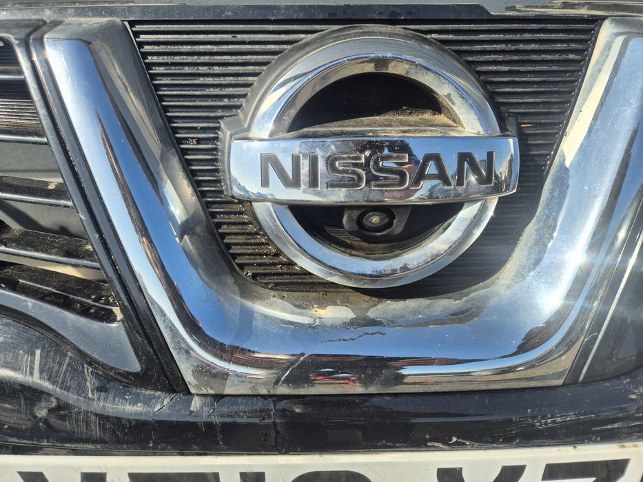 Bara fata Nissan Qashqay 2010-2012 cu camera in grila