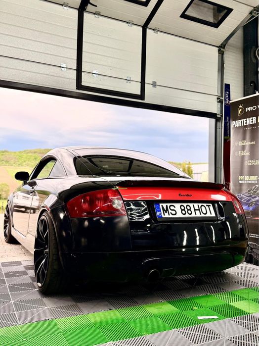 Vând Audi TT  1.8