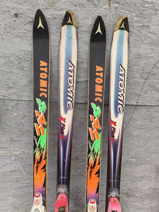 Ski  ATOMIC    lungime  190     2 seturi.   Cu 50 lei