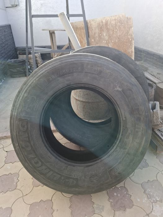 Продам шины срочно грузовое