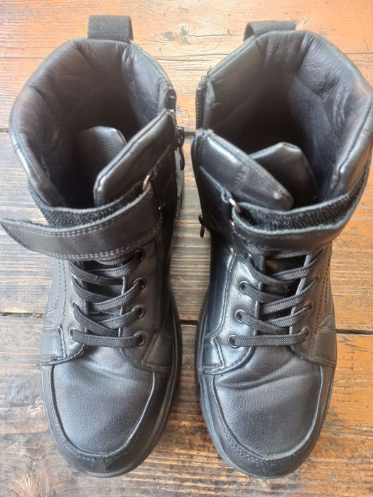 Продам осенне весенние ботинки
