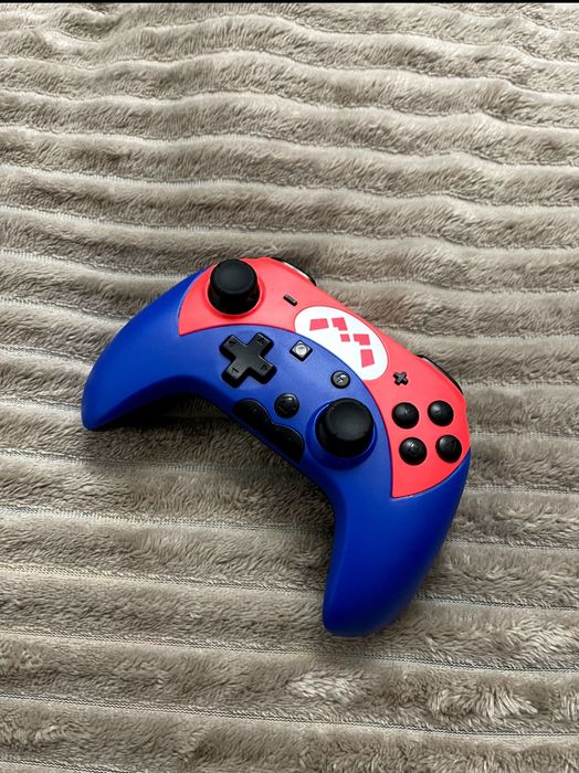 Nintendo Switch (2 rev) Mario edition + Mortal Kombat 11