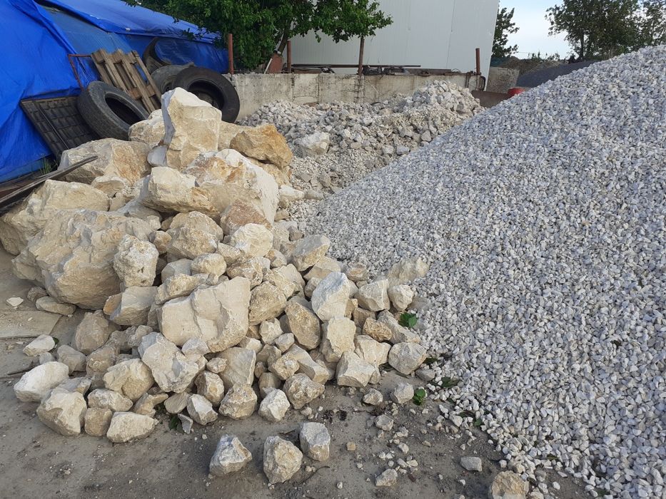 Piatra sparta concasata granit albastru cenușiu garduri alei decor