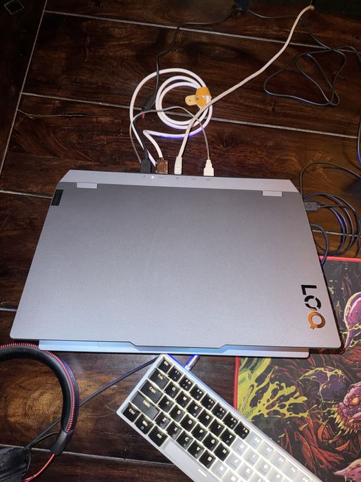 Laptop Lenovo LOQ15IRX9