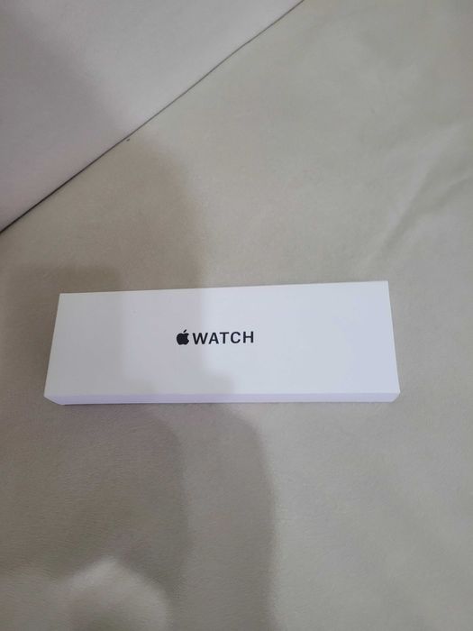 Apple Watch SE 2  44mm  с 6 месеца остатъчна гаранция