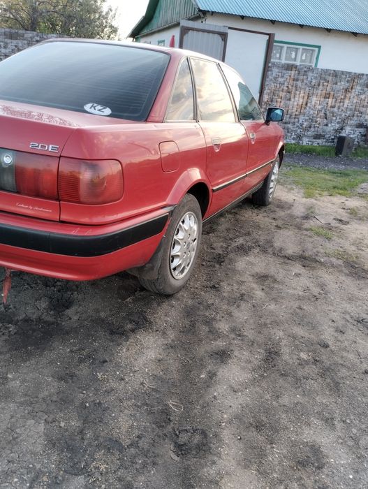 Продам Ауди 80 б4