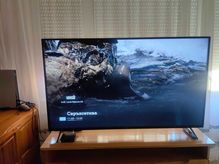 Смарт Телевизор 65" 4K Ultra HD с Android– Като нов!