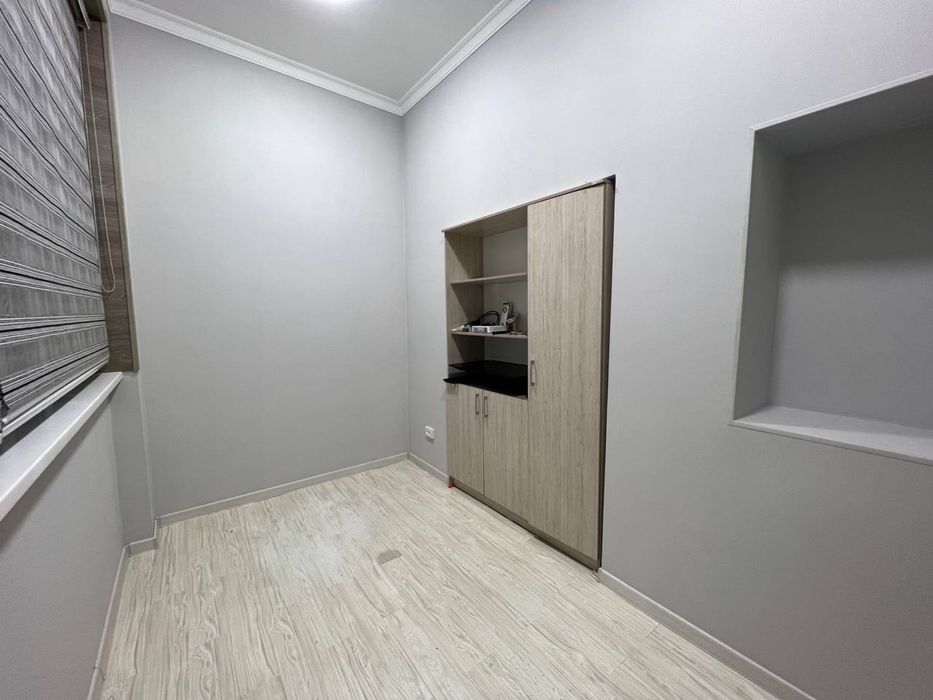 Аренда евро офис с мебелью улица Шота Руставелли ор:Аски вдоль дороги