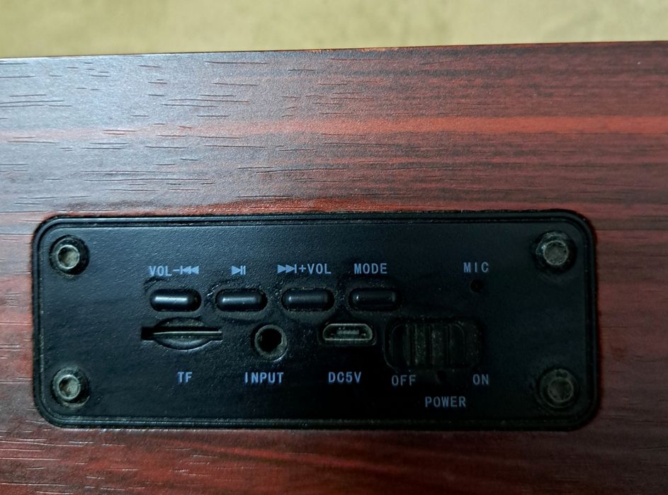 Vând urgent boxă din lemn