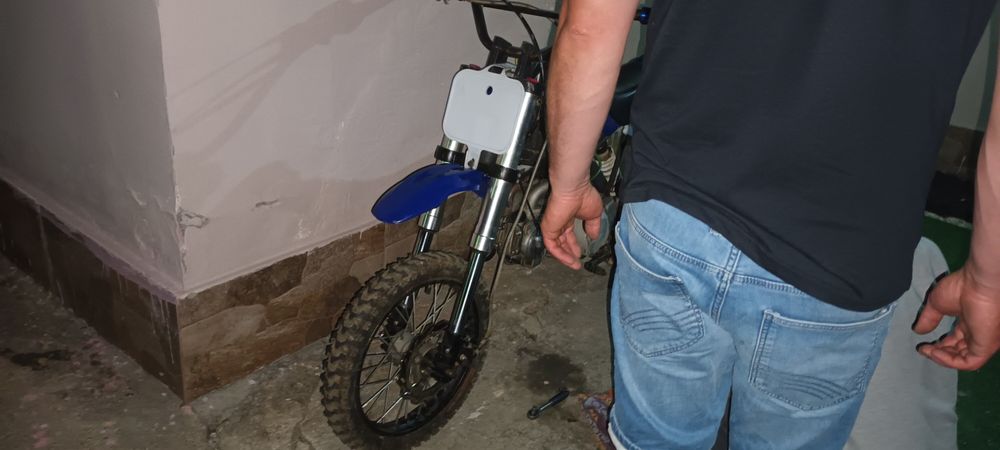 Vând motocicleta125 merge impecabil  detalii  in privat