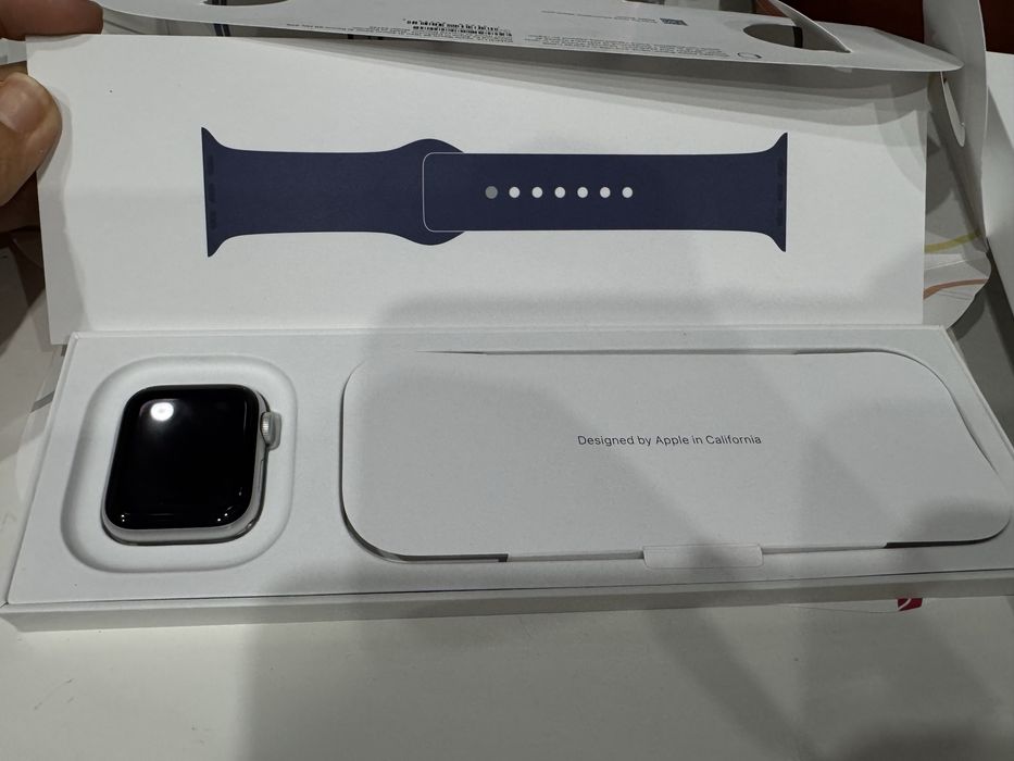 Продам Apple watch se (gen2) 40mm