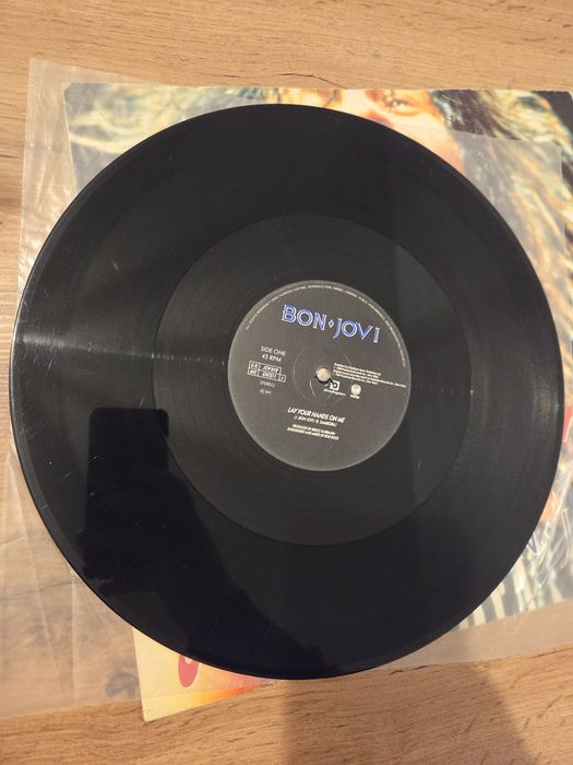 Bon Jovi Lay Your Hands On Me LP vinyl