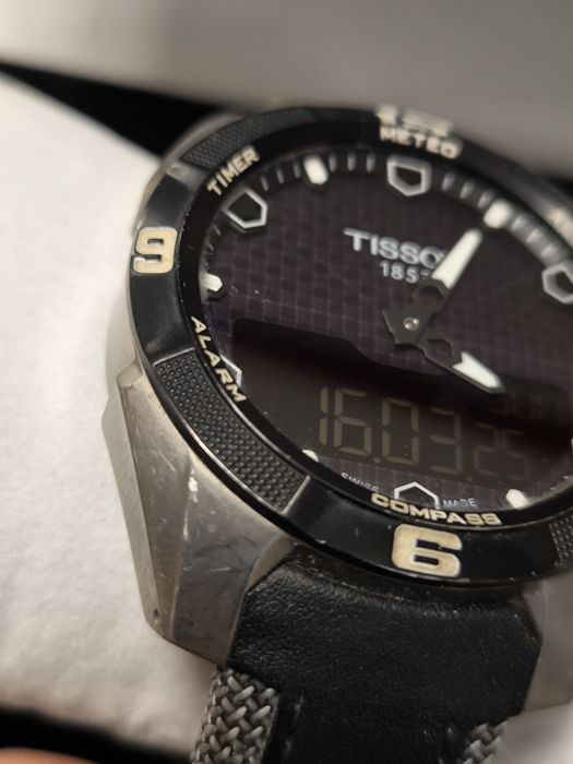 Часовник T-touch Tissot Expert Titanium Solar
