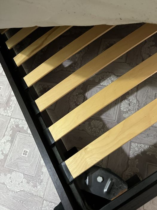 Кровать двуспальная 160x200