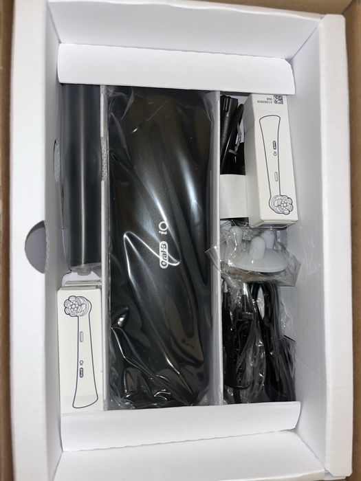 Periuta de dinti electrica ORAL B iO 9 + 3 capete de periaj