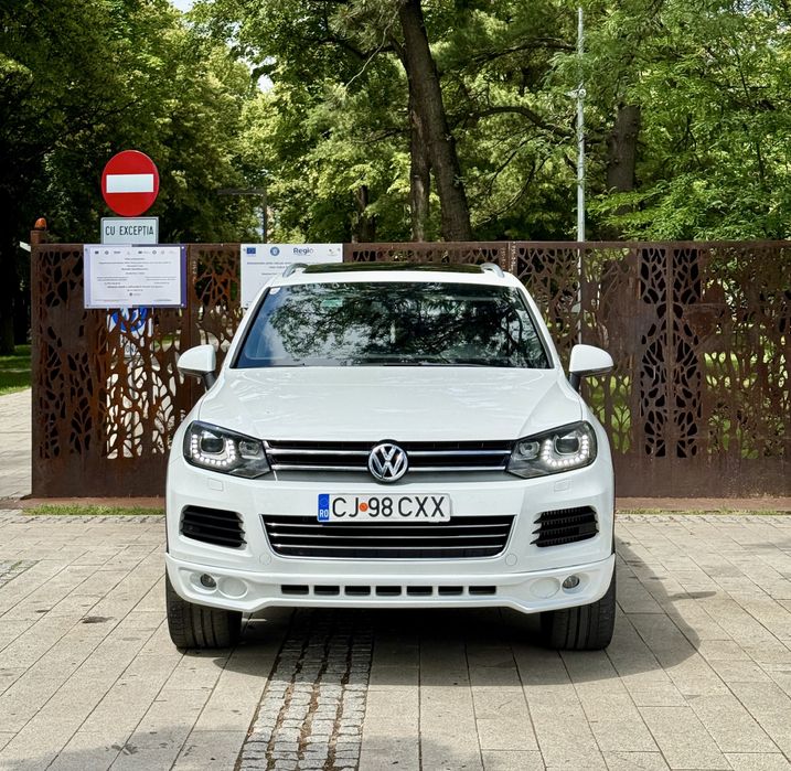 VOLKSWAGEN Touareg