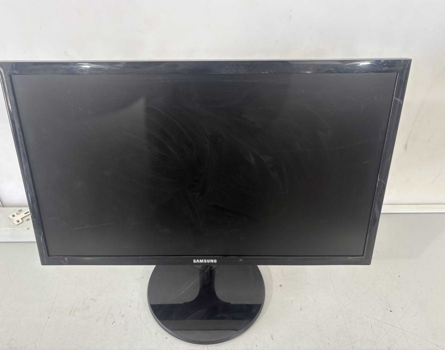 Компютър DELL I5-6500 - Mонитор Samsung