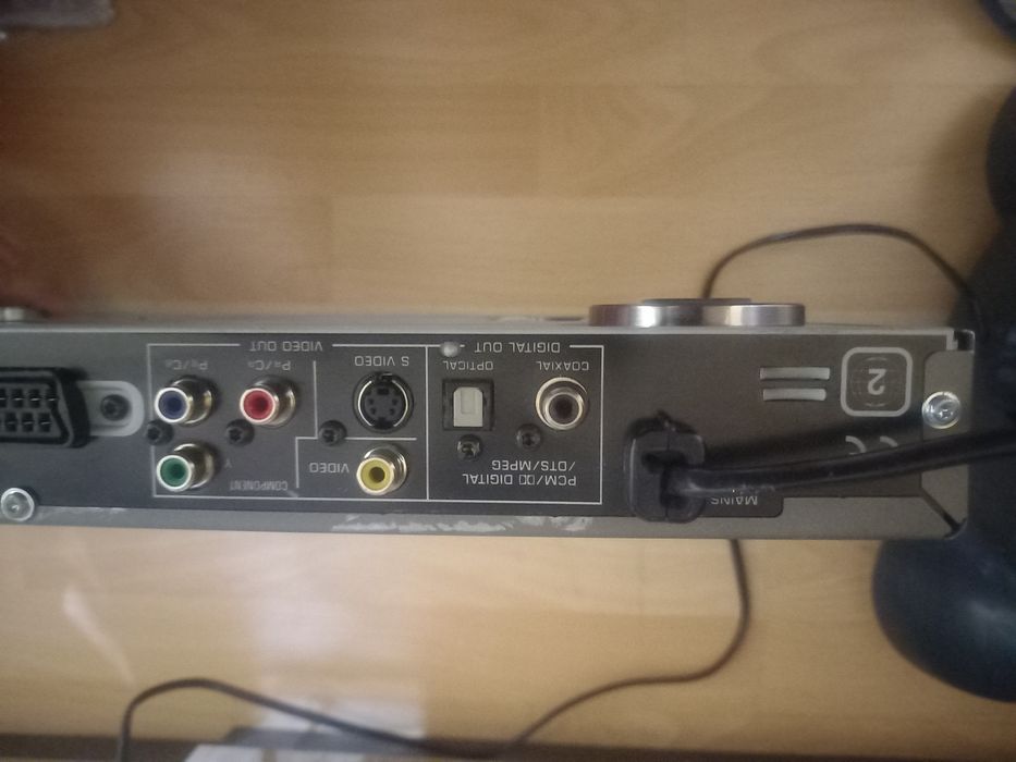 ДВД плеър Yamaha DVD S550