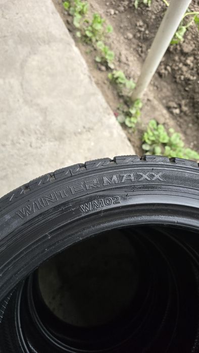 Зимние шины DUNLOP