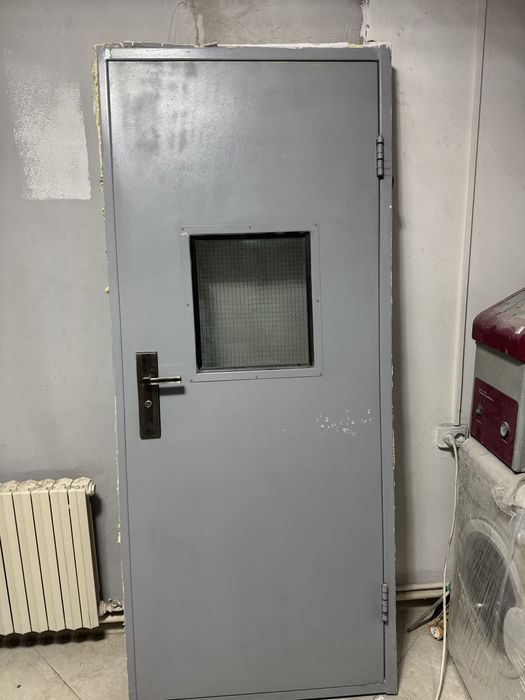 Техническая  дверь