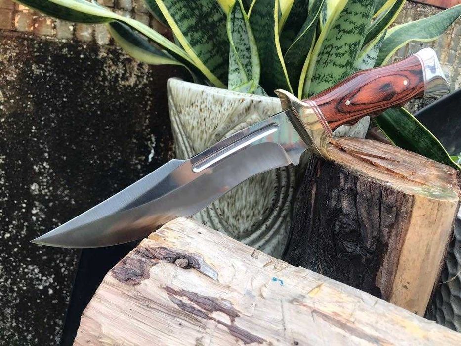 Ловен нож с кожена кания Full Tang Цяло парче метал HTWM-102