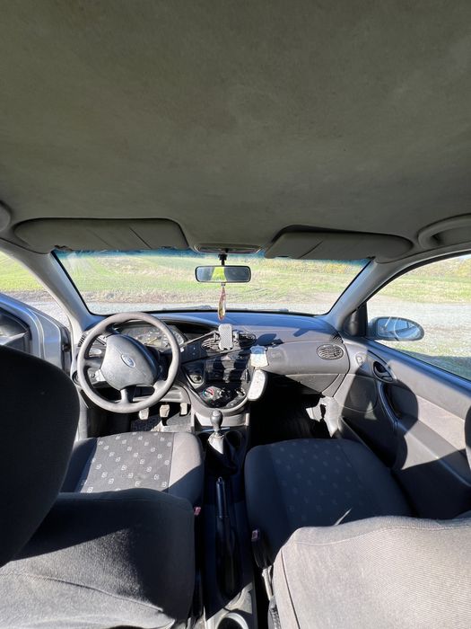 Vand ford focus pentru dezmembrat
