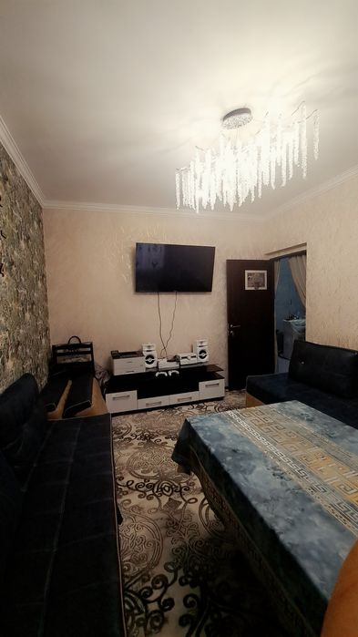 Кизил Шалола да. 2 хонали квартира сотилади.